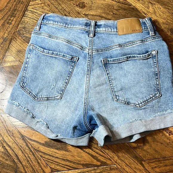 Aeropostale Mom Short, Classic Denim Distressed Women Shorts, w/Pockets, Size 6 - Picture 5 of 8